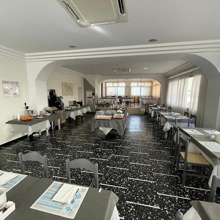 Hotel D'Annunzio Cattolica Zewnętrze zdjęcie